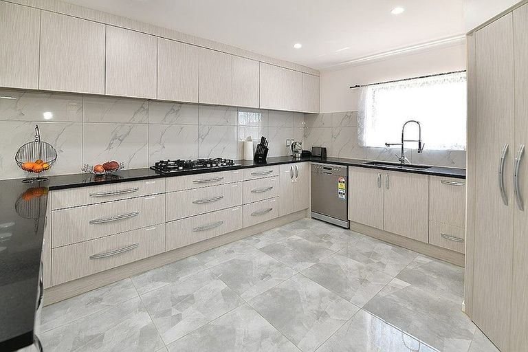 Photo of property in 21 Rauta Way, Helensville, 0800