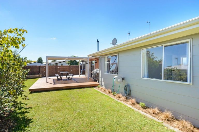 Photo of property in 40 Acacia Street, Kelvin Grove, Palmerston North, 4414