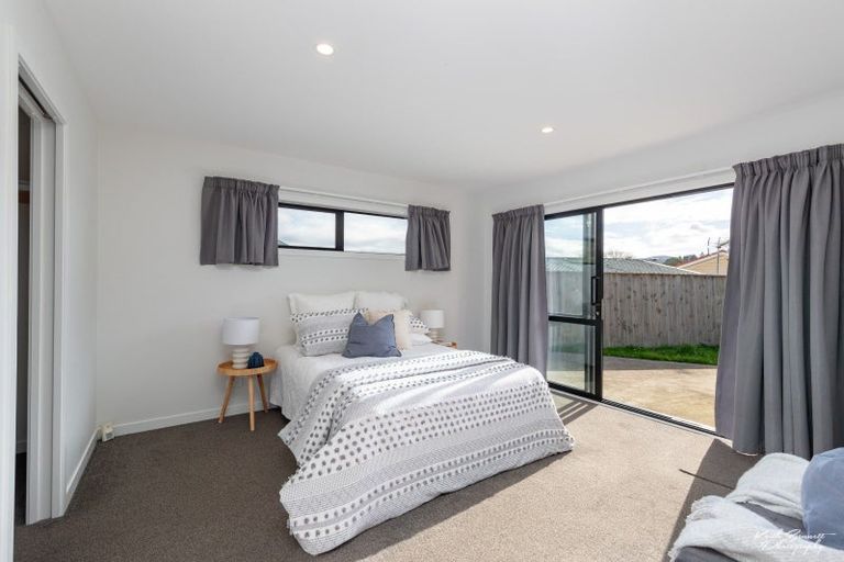 Photo of property in 25 Helvetia Grove, Naenae, Lower Hutt, 5011