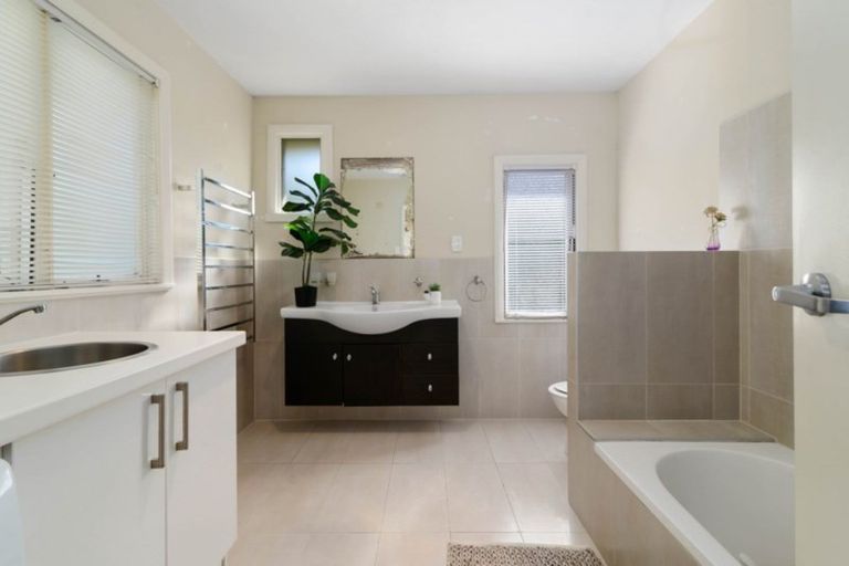 Photo of property in 19 Shirley Street, Mangakakahi, Rotorua, 3015