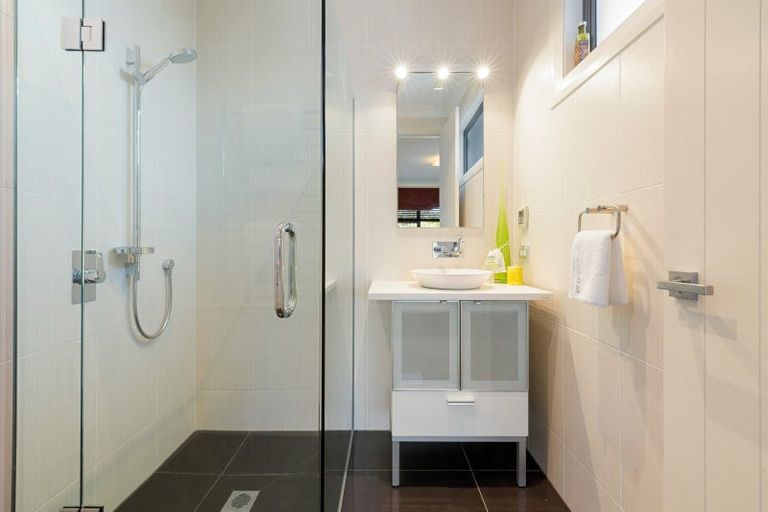 Photo of property in 5 Lake Domain Drive, Frankton, Hamilton, 3204