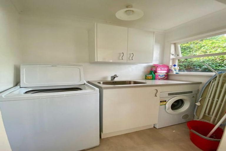 Photo of property in 6a Surrey Crescent, Hokowhitu, Palmerston North, 4410