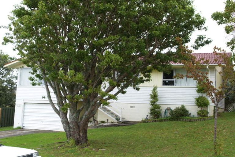 Photo of property in 35 Judkins Crescent, Cockle Bay, Auckland, 2014