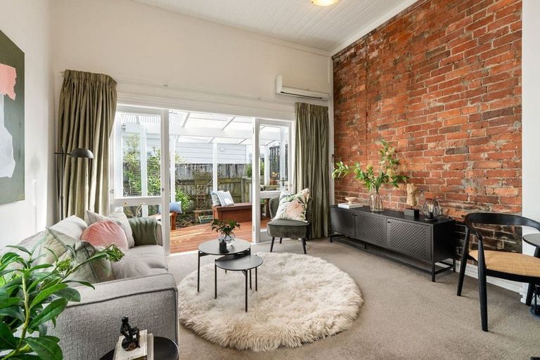 Photo of property in 170 Tasman Street, Mount Cook, Wellington, 6021