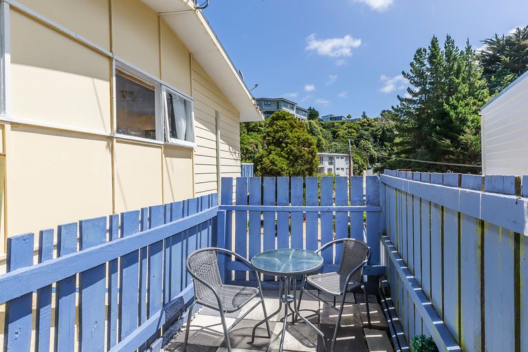 Photo of property in 124a Middleton Road, Churton Park, Wellington, 6037