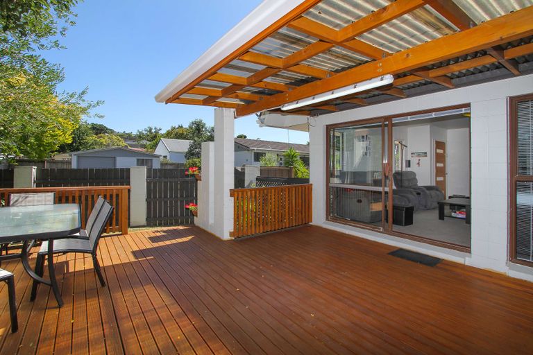 Photo of property in 1/7 Mannering Place, Hillcrest, Auckland, 0627