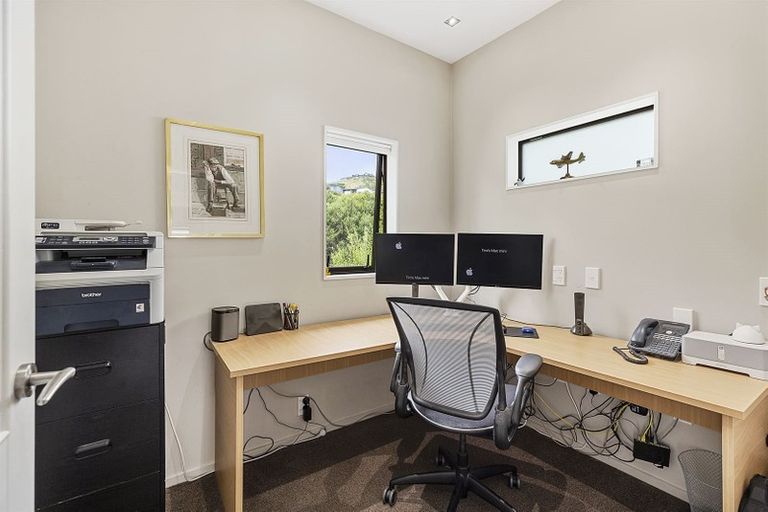 Photo of property in 4 Helm Place, Whitby, Porirua, 5024