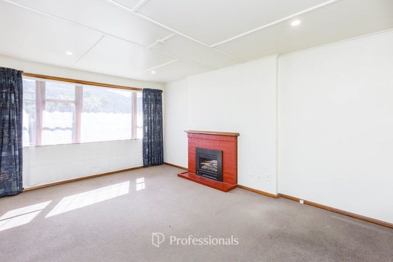 Photo of property in 16 Hazel Street, Ebdentown, Upper Hutt, 5018