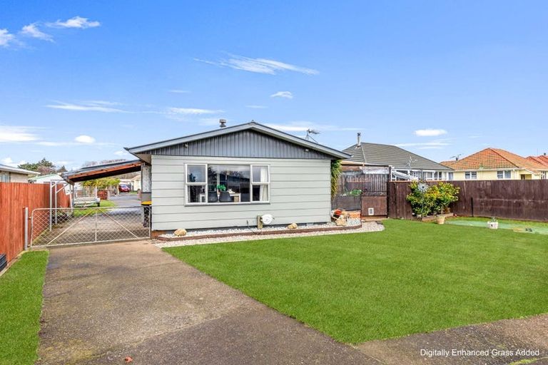 Photo of property in 30 Victor Street, Dannevirke, 4930