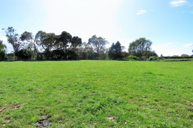 Photo of property in 54 Waihou Road, Levin, 5571
