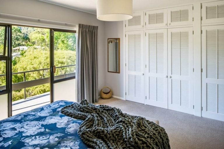 Photo of property in 6 Walter Road, Lowry Bay, Lower Hutt, 5013