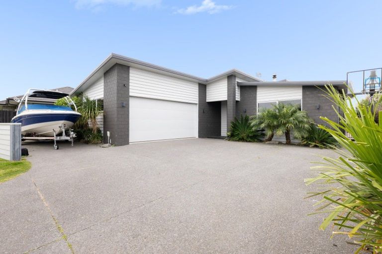 Photo of property in 88 Golden Sands Drive, Papamoa Beach, Papamoa, 3118