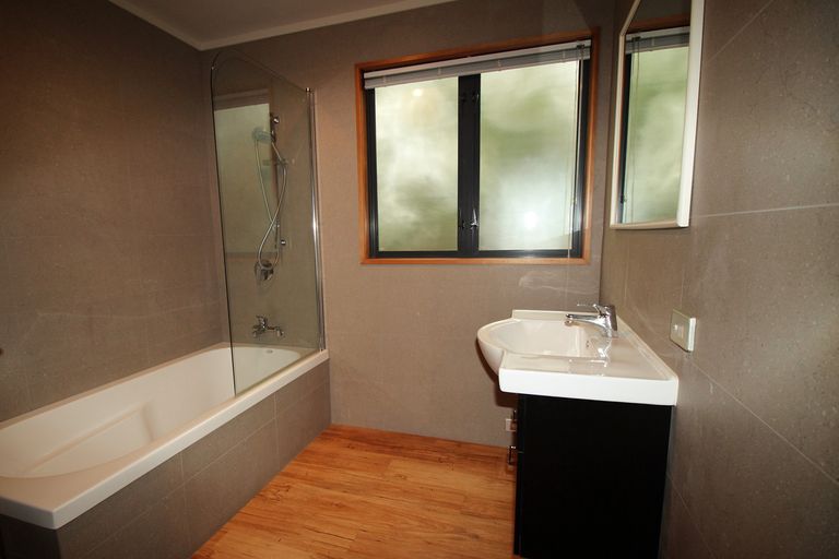 Photo of property in 14 Kamaka Crescent, Bridge Hill, Alexandra, 9320