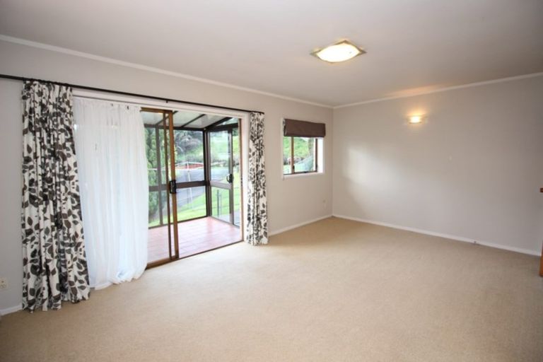 Photo of property in 1/404 Glenfield Road, Glenfield, Auckland, 0629