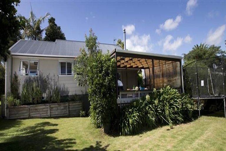 Photo of property in 34 Cumberland Crescent, Welcome Bay, Tauranga, 3112