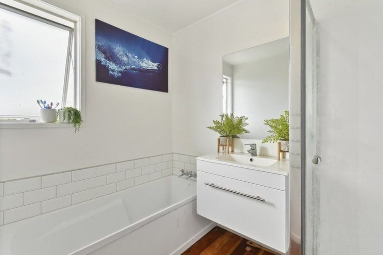 Photo of property in 18 Orly Avenue, Mangere, Auckland, 2022