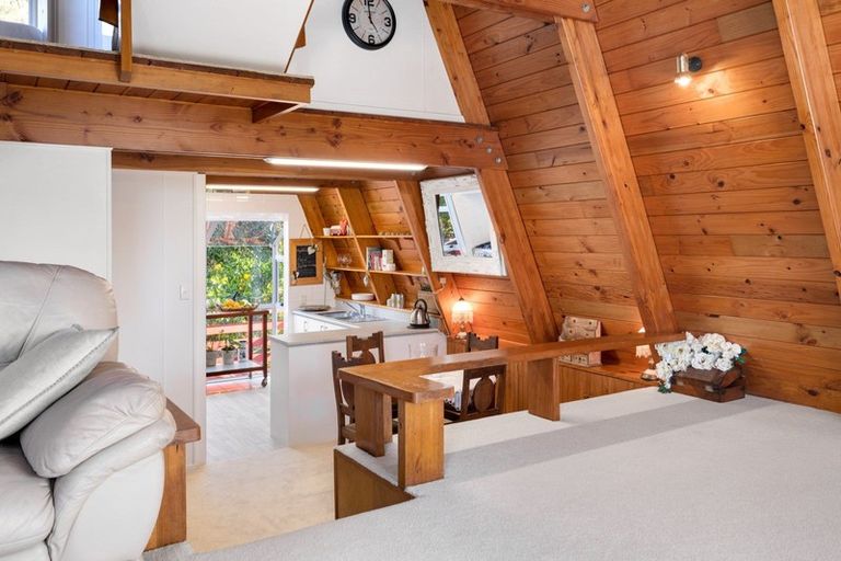 Photo of property in 34 Ferry Parade, Herald Island, Auckland, 0618