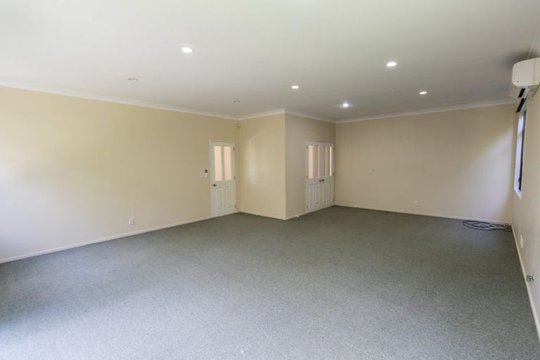 Photo of property in 43 Amesbury Drive, Churton Park, Wellington, 6037