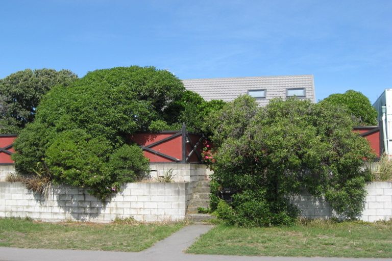 Photo of property in 457 Marine Parade, South New Brighton, Christchurch, 8062
