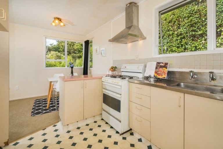 Photo of property in 72 Vandeleur Avenue, Birkdale, Auckland, 0626