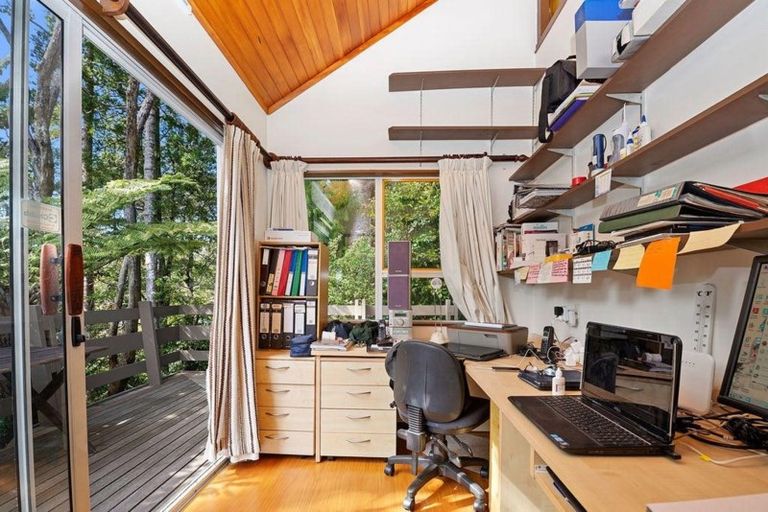 Photo of property in 45 Daffodil Street, Titirangi, Auckland, 0604