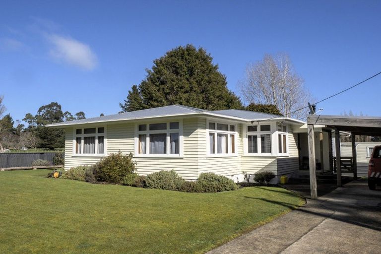 Photo of property in 10 Bright Street, Eketahuna, 4900