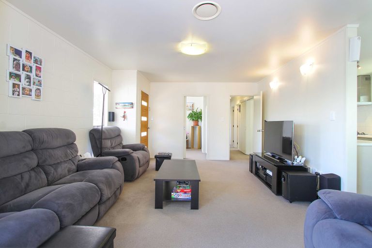 Photo of property in 1/7 Mannering Place, Hillcrest, Auckland, 0627