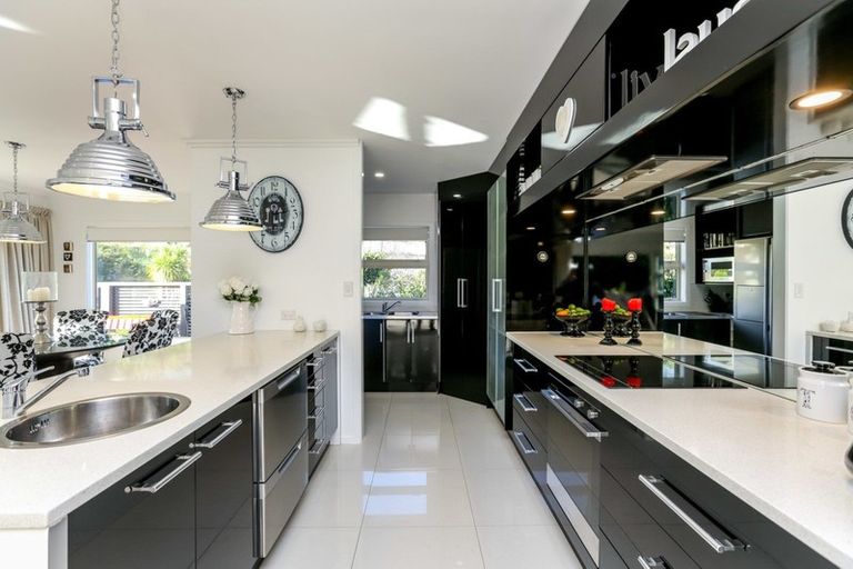 Photo of property in 91c Karina Road, Merrilands, New Plymouth, 4312