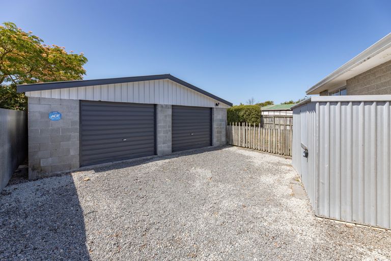 Photo of property in 24 Meon Street, Aranui, Christchurch, 8061