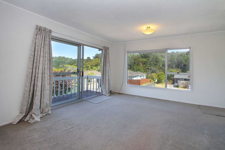 Photo of property in 2/117 Lynn Road, Bayview, Auckland, 0629