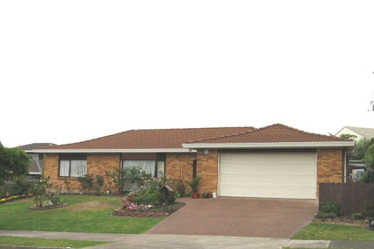 Photo of property in 34 Cherub Place, West Harbour, Auckland, 0618