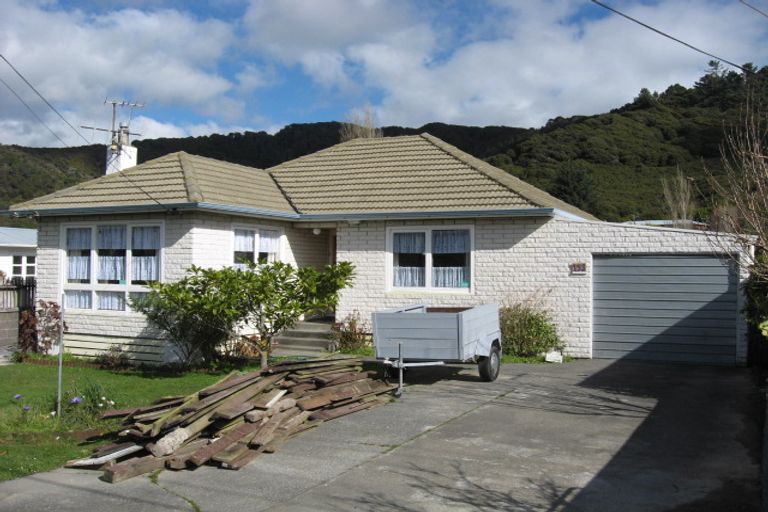 Photo of property in 193 Wainuiomata Road, Wainuiomata, Lower Hutt, 5014