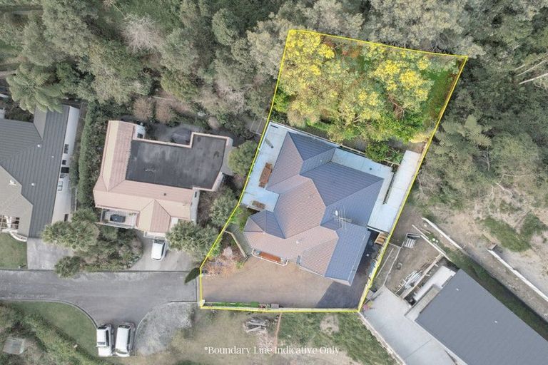 Photo of property in 83 Kakariki Grove, Waikanae, 5036