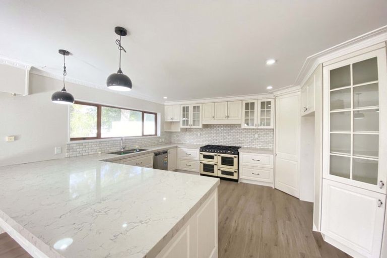 Photo of property in 2 Hogan Street, Pukekohe, 2120