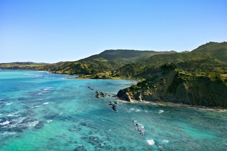 Photo of property in 17 Tawhiti Street, Tokomaru Bay, 4079