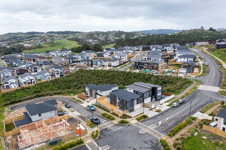 Photo of property in 1 Verdant View Avenue, Flat Bush, Auckland, 2019