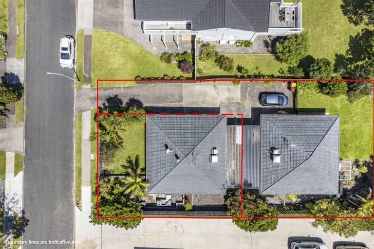 Photo of property in 1/19 Gulf Crest, Bucklands Beach, Auckland, 2012