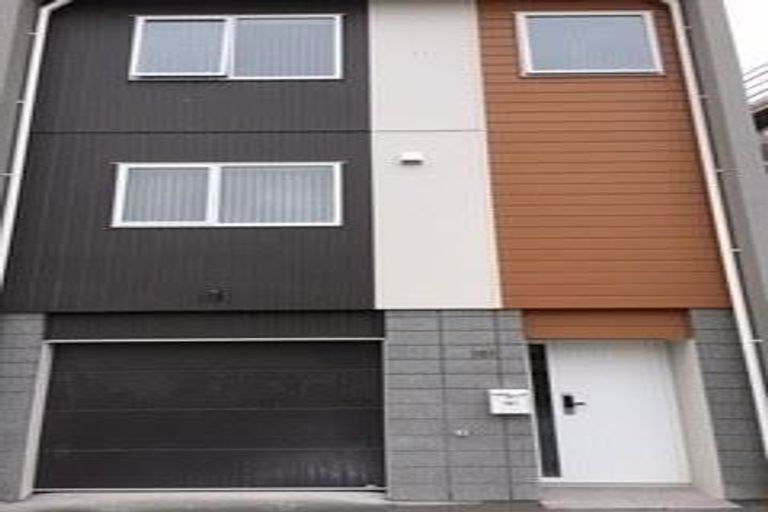 Photo of property in 101 Bordeaux Parade, Te Atatu South, Auckland, 0610