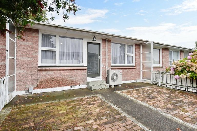 Photo of property in 8 Packe Street, Edgeware, Christchurch, 8013