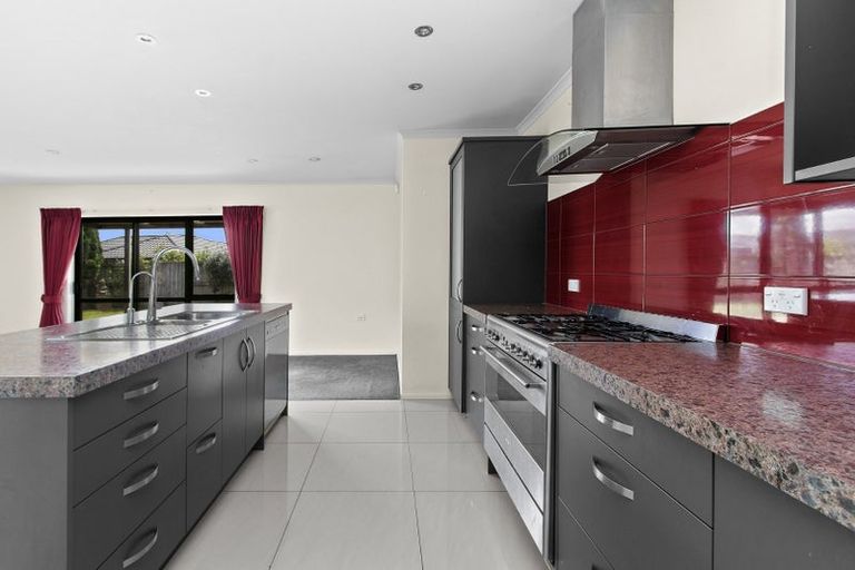 Photo of property in 22 Whitney Place, Rototuna North, Hamilton, 3210