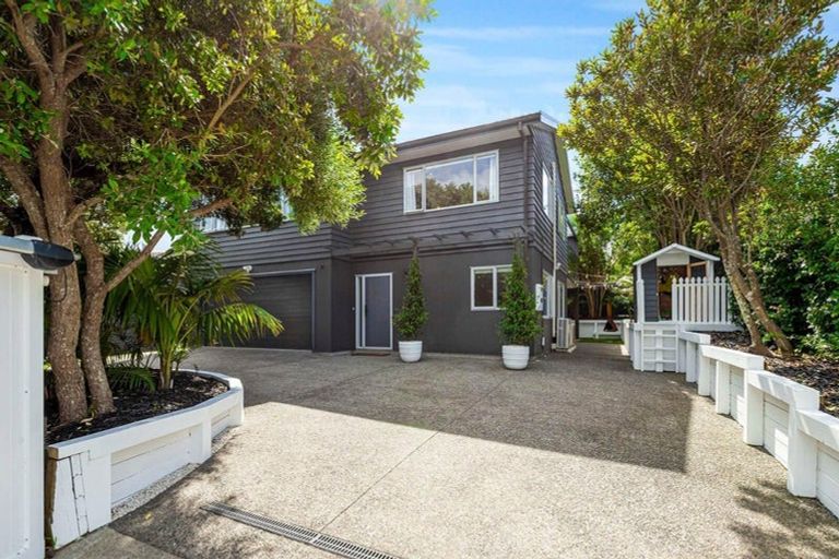 Photo of property in 4 Brandon Road, Manly, Whangaparaoa, 0930