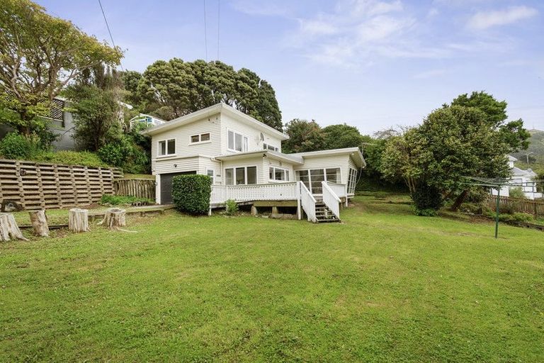 Photo of property in 13 Bell Street, Tawa, Wellington, 5028