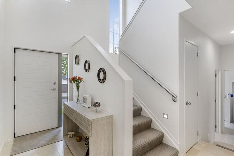 Photo of property in 30 Bellagio Way, Flat Bush, Auckland, 2019