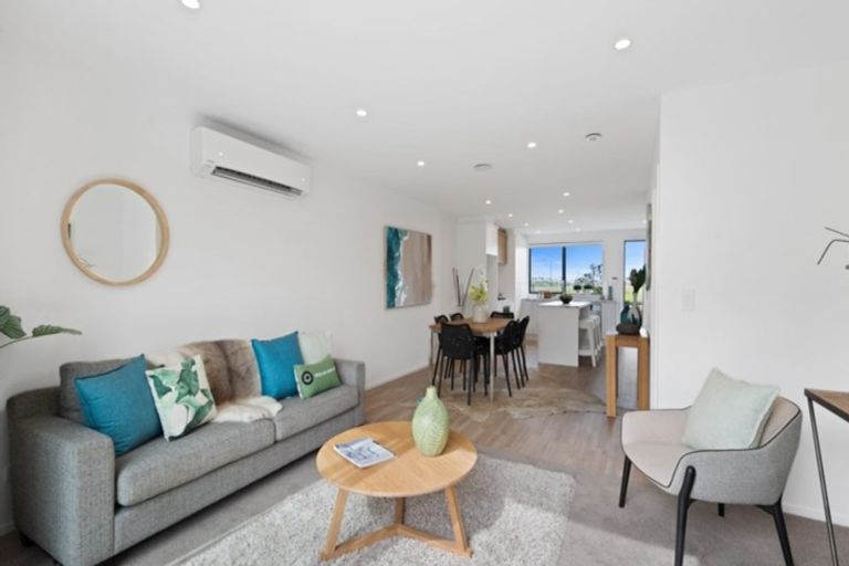 Photo of property in 16 Orford Lane, Takanini, 2112