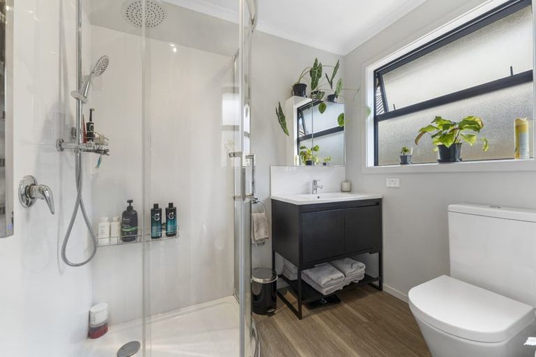 Photo of property in 72 Jack Hanley Drive, Jacks Point, Queenstown, 9371