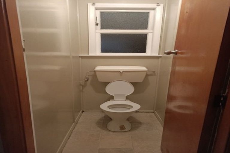 Photo of property in 2 Robertshawe Crescent, Dannevirke, 4930