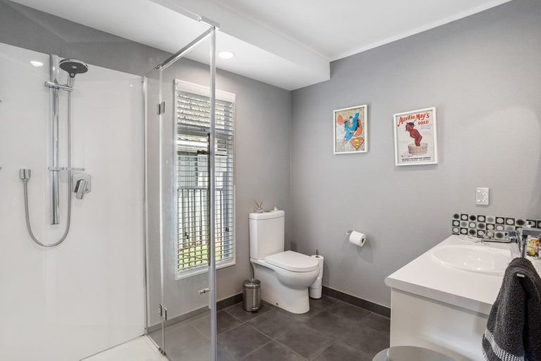 Photo of property in 62 Christian Road, Swanson, Auckland, 0614