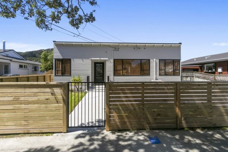 Photo of property in 9b Fergusson Street, Waterloo, Lower Hutt, 5011