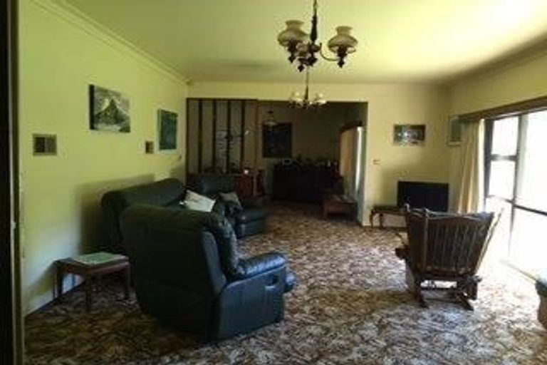 Photo of property in 28 Beach Road, Omata, New Plymouth, 4374