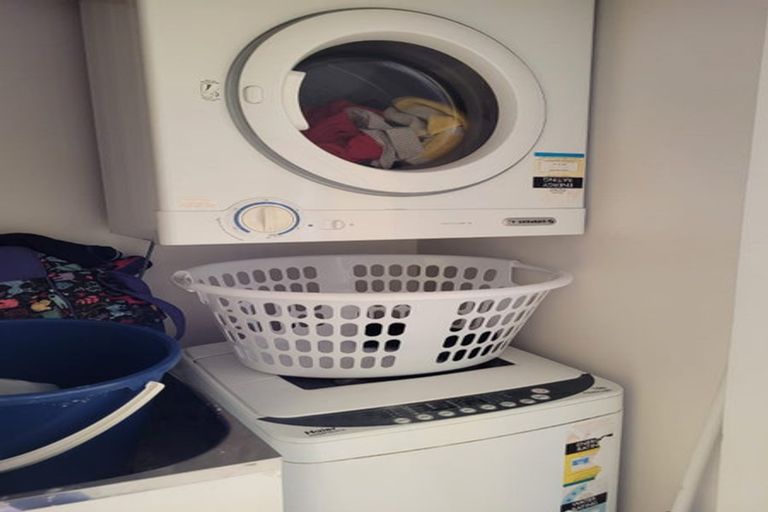 Photo of property in 34 Sievers Grove, Cannons Creek, Porirua, 5024